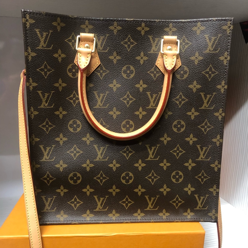 Sac plat monogram bag by louis vuitton